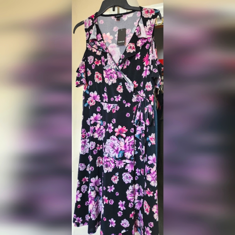 New Torrid size 0 Flower dress